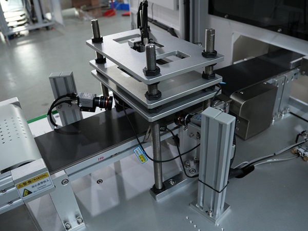 CCD視覺檢測(cè)設(shè)備,外觀視覺檢測(cè)設(shè)備,外觀視覺篩選機(jī),高臻智能