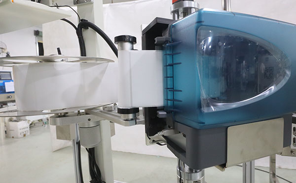 即時(shí)打印貼標(biāo)機(jī),打印貼標(biāo)機(jī),全自動(dòng)貼標(biāo)機(jī)生產(chǎn)廠家,高臻智能